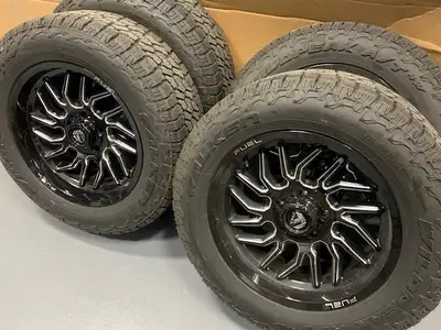19-23 Ram 1500 Classic 20x9 Fuel Hurricane D807 Description: A set of four Fuel hurricane Gloss blac...