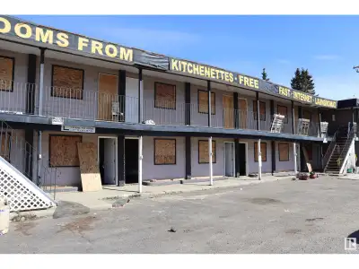 Prime Hiway Commercial on the Automile in Wetaskiwin. This 2 story 14 room motel, plus laundry and C...
