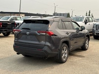 AMVIC Licensed Dealer * Hybrid * All-Wheel Drive * Heated Front Seats * Rear Vision Camera * Cruise... (image 8)