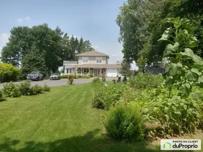 Maison champêtre avec vue panoramique loin des voisins. Près des services; écoles primaires, seconda...