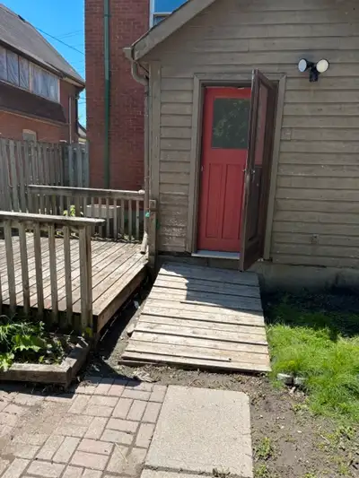 Unique 2-Level Lower. Unit Ideal for Roommates