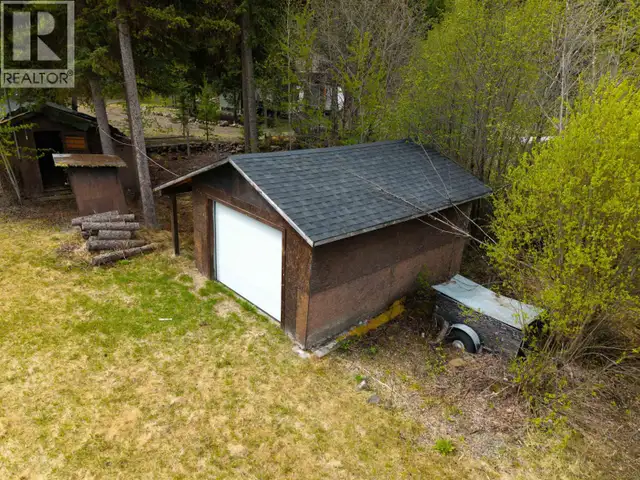 7547 EDALL BAY ROAD Bridge Lake, British Columbia in Houses for Sale in 100 Mile House - Image 6