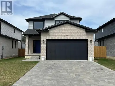 15 MCNEIL ST Street Mount Brydges, Ontario