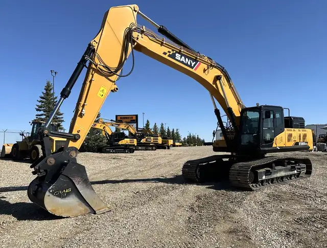 2023 SANY SY365C LC - 895 Hrs - Warranty, Choice of Bucket in Heavy Equipment in Lethbridge - Image 2