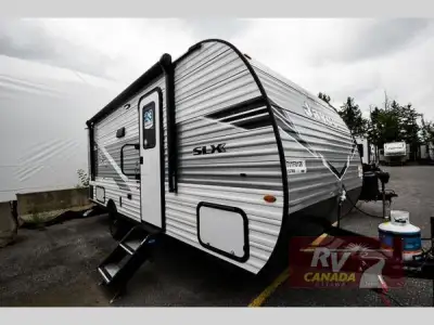 Please Call Us At 613.851.7326 with any questions? Jayco Jay Flight SLX travel trailer 197MB highlig...