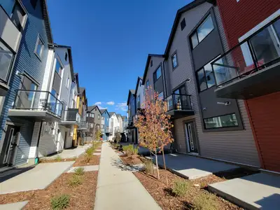 Beautiful 3 bedroom, 2.5 bathroom townhouses for rent in Maple, SE Edmonton! Welcome home to Bergen...