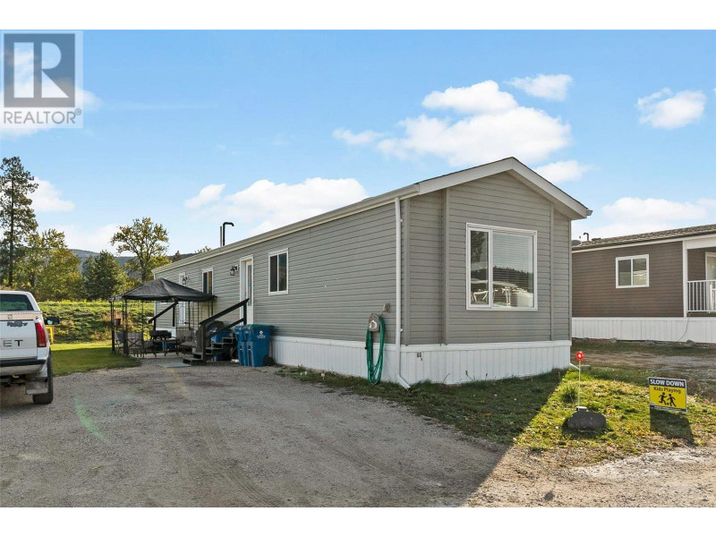 8945 Hwy 97N Highway Unit 66B Kelowna, British Columbia Houses for