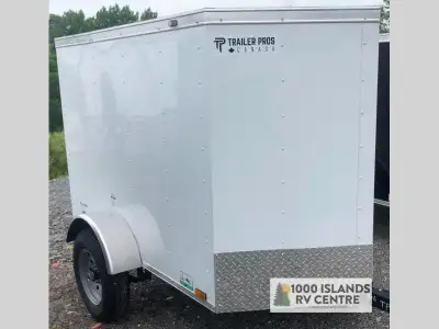 Standard Features Front wedge nose Single rear door Door Hold-Backs Latch on rear doors Leaf Spring...