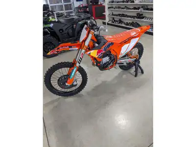2026 KTM 450 SX-F FACTORY EDITION 2026 KTM 450 SX-F FACTORY EDITION TEARING AHEAD The 2026KTM 450 SX...