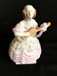 HEREND PORCELAIN HANDPAINTED "DERYNE"