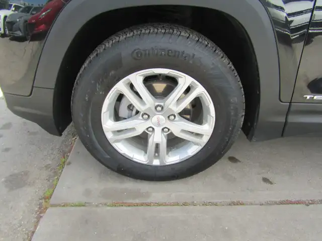 2023 GMC Terrain AWD SLE Carplay | Navi | B.Camera | New Tires | in Cars & Trucks in Calgary - Image 14