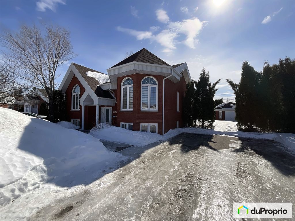 $534,500 - Intergenerational for sale in Chicoutimi (Chicoutimi) — photo 1
