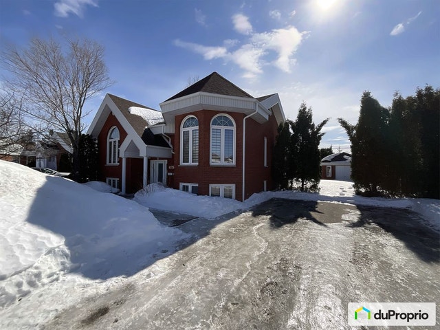 $534,500 - Intergenerational for sale in Chicoutimi (Chicoutimi) — photo 1