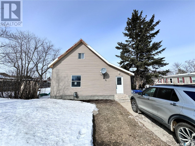 605 2nd AVENUE Kinley, Saskatchewan in Houses for Sale in Saskatoon