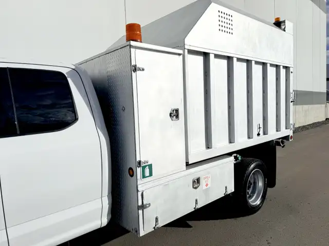 2019 FORD F-550 XLT EXTENDED CAB 4X4 DIESEL ALUMINIUM CHIP TRUCK in Heavy Trucks in Calgary - Image 11