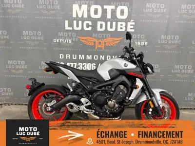 2020 Yamaha MT-09 Yamaha MT-09 2020 SEULEMENT 8 307 KM FREINS ABS TRACTION CONTROL MOTO IMMATRICULÉE...