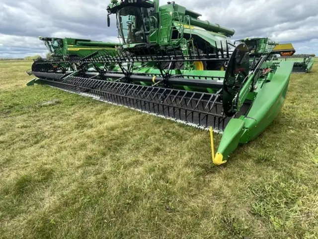 2022 John Deere HD40R in Farming Equipment in Swift Current - Image 2