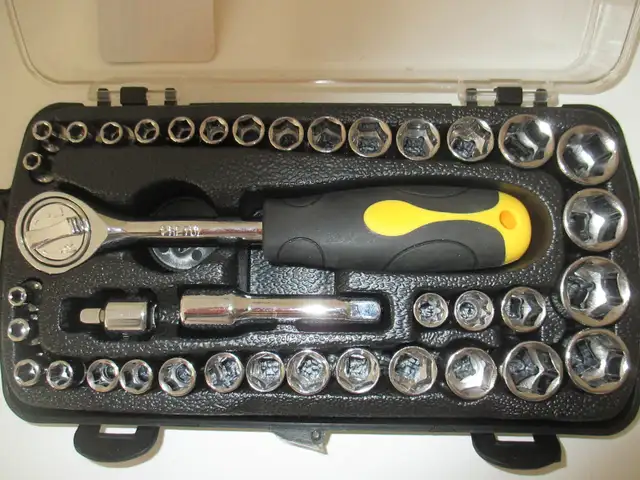 Socket  Set in Hand Tools in Winnipeg - Image 5