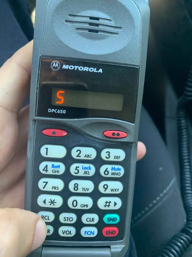 MOTOROLA MICROTAC DPC 650E - BRICK CELL PHONE MOBILE TELEPHONEM in Cell Phones in City of Toronto - Image 5