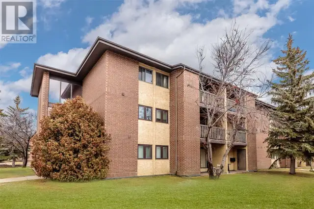 Fully furnished 2 bedroom condo in desirable Wildwood location
