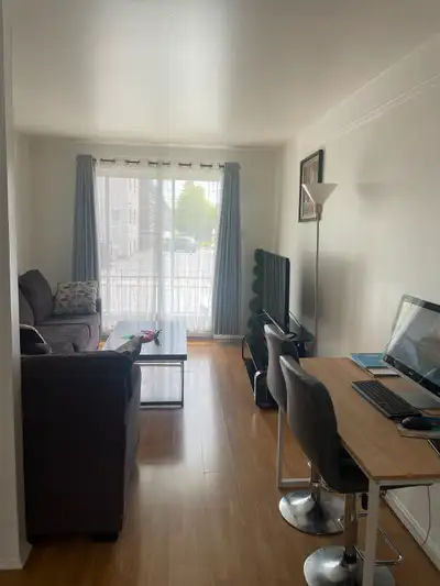 4.5 Longueuil près curé poirier - 1er juillet