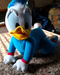 Vintage, Bébé Donald Duck rampant en peluche.Disney. 1995 Matte