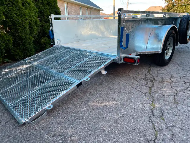 5 X 10 UTILITY TRAILER in Cargo & Utility Trailers in Hamilton - Image 3