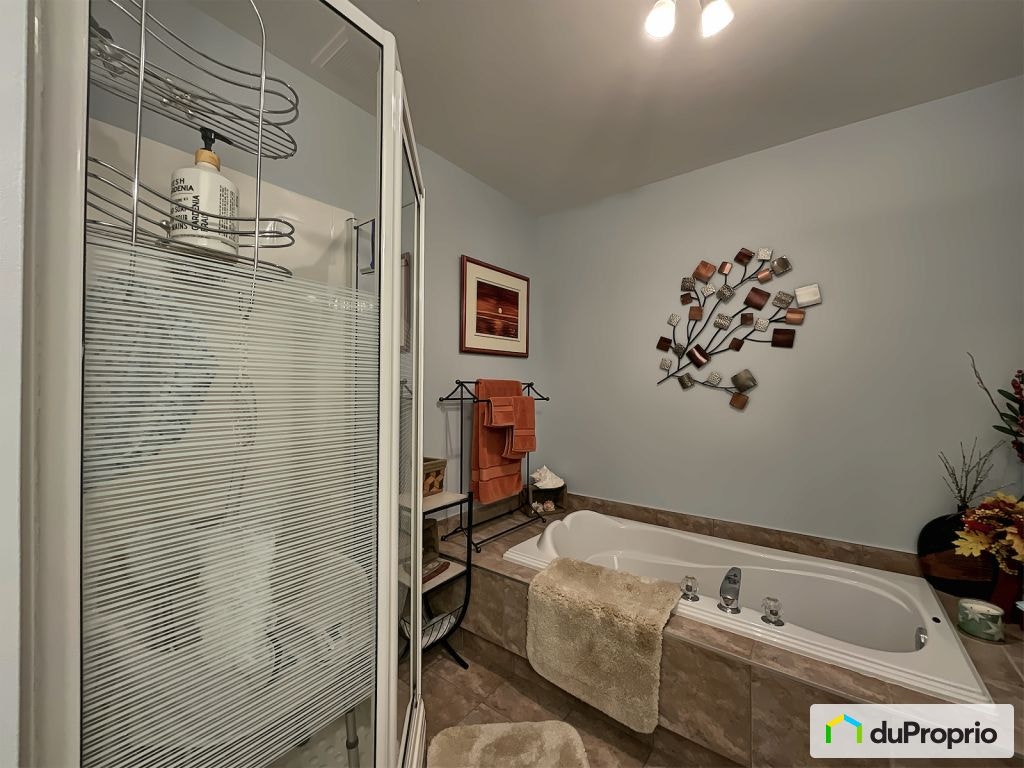 $299,900 - Condominium for sale — photo 2