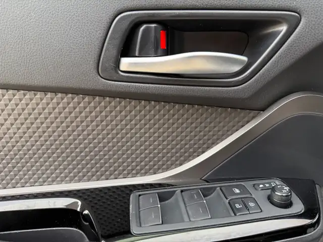 2020 Toyota C-HR Limited LIMITED| NO ACCIDENTS| LOW KM in Cars & Trucks in Markham / York Region - Image 7