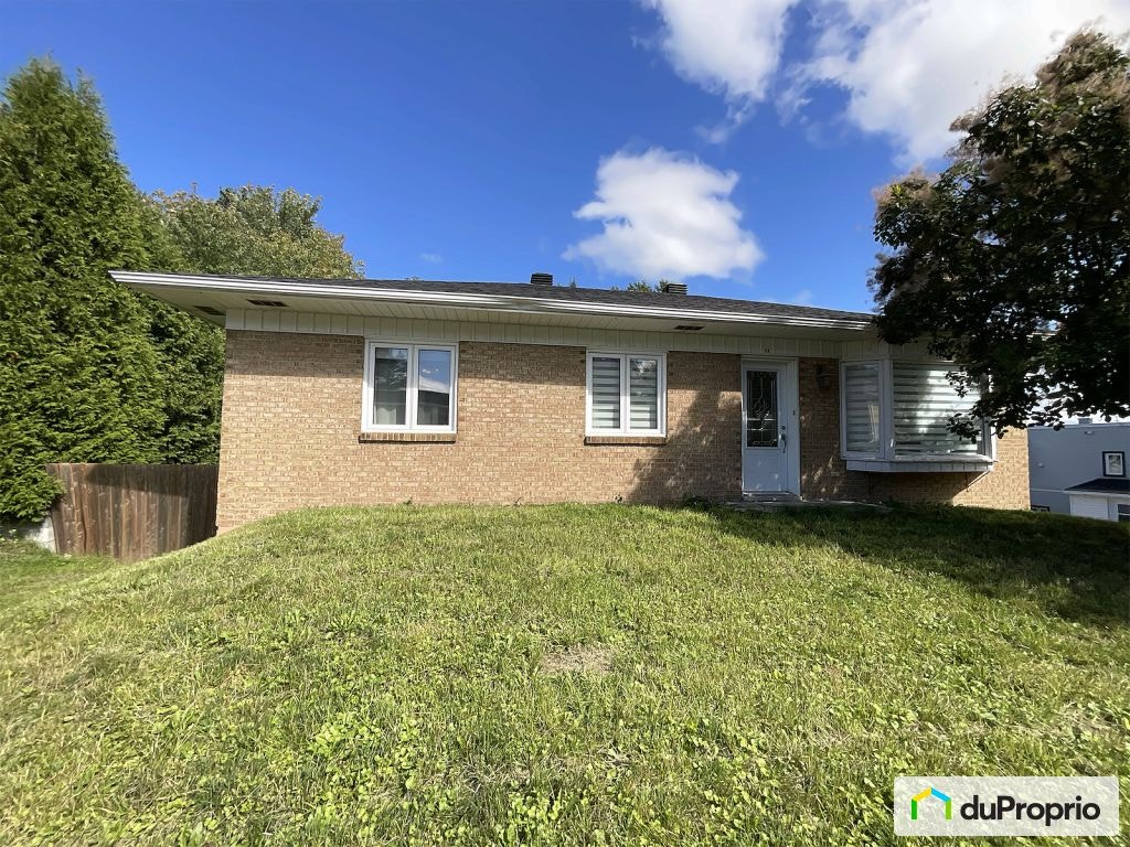$474,999 - Bungalow for sale in Beauport — photo 1