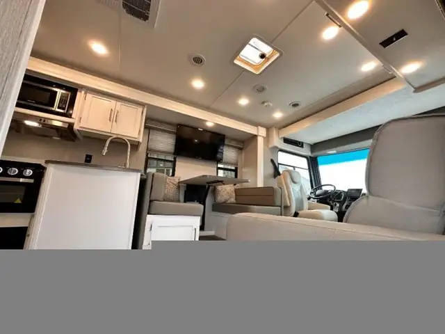 2022 Coachmen RV Pursuit 29XPS Front Bunk 11 Miles in RVs & Motorhomes in Moncton - Image 10