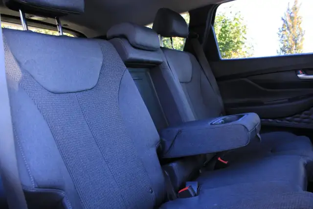 2019 Hyundai Santa Fe 2.0T Preferred AWD w/Dark Chrome Accent fo in Cars & Trucks in Comox / Courtenay / Cumberland - Image 13