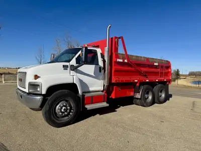 2008 GMC C8500 6x4 Dump truck comes with a Isuzu diesel engine, 300 hp, 274909 km, Allison automatic...