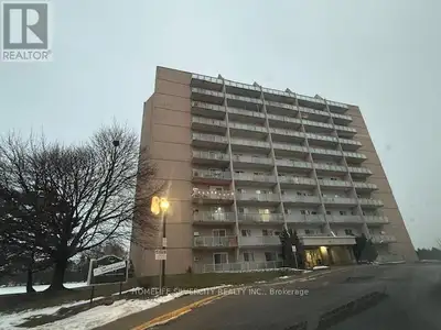 Priced to sell !! Rare opportunity to own this unit which comes with **huge terrace** on the main le...