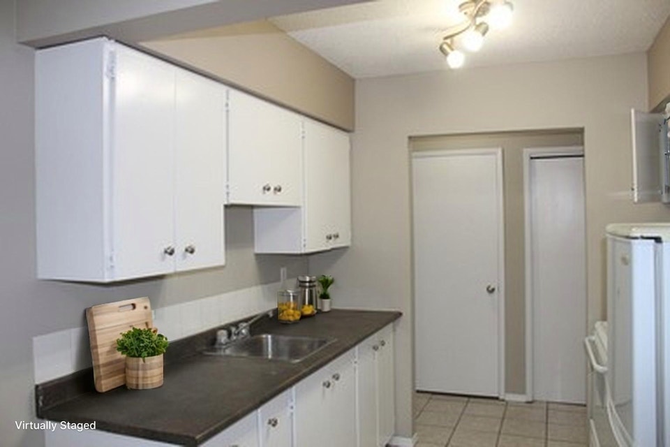 Westview 33rd Street West Apartment For Rent 3