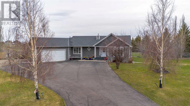 219 Falcon Ridge Way Rural Lethbridge County, Alberta in Houses for Sale in Lethbridge - Image 3