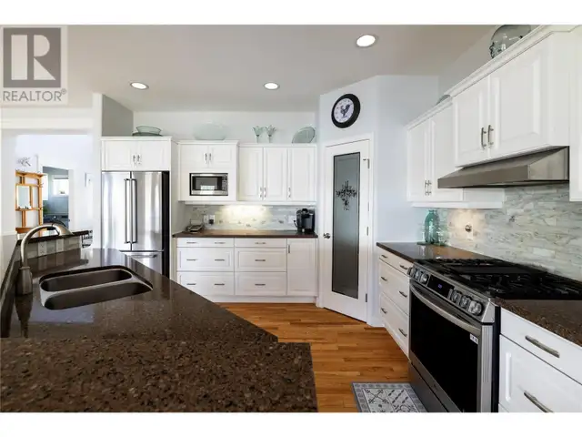 8875 Braeburn Drive Coldstream, British Columbia in Houses for Sale in Vernon - Image 17