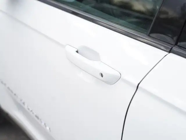 2023 Jeep Grand Cherokee Limited, Adaptive Cruise Control, Apple in Cars & Trucks in Mississauga / Peel Region - Image 10