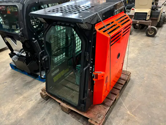 BOBCAT S70/463 CAB ENCLOSURE-BRAND NEW TAKE OFF63771549911299122