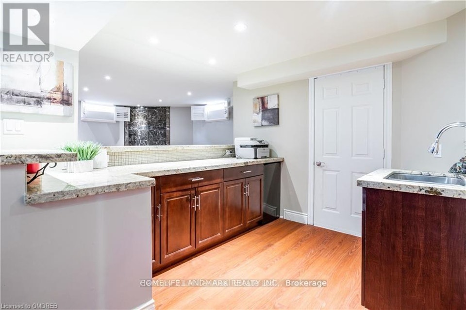 2384 PARKGLEN AVENUE Oakville (WM Westmount), Ontario 5