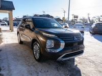 CLEAN CARFAX, 7 PASSENGER LUXURY AWD SUV Experience versatility, confidence, and modern design in th... (image 3)