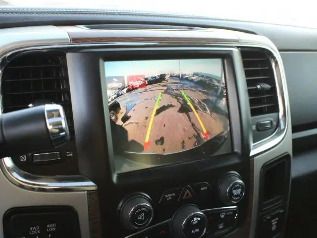 2016 Ram 3500 Laramie 4x4, AISIN, Sunroof, Cooled/Heated Leather in Cars & Trucks in Calgary - Image 26