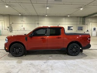 // ACCIDENT FREE!! // Meet the 2024 Ford Maverick Lariat SuperCrew AWD, now available at Haldimand M... (image 9)