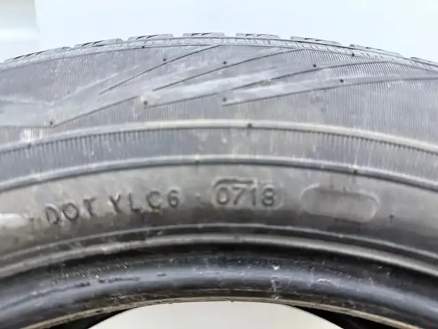 85% tread. 235/55 R17 Winter tires Nokian WRG4 in Motorcycle Parts & Accessories in Mississauga / Peel Region - Image 9