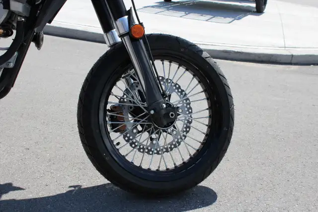 2025 Kawasaki KLX300SM DUAL-PURPOSE BIKE in Sport Bikes in Trenton - Image 8