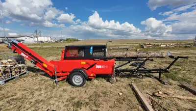 Make firewood fast with the Japa 315+ with an electric start Honda engine and a road kit. A high per...