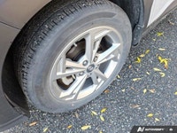 This 2022 Hyundai Kona LE SUV, freshly arrived at Northland Hyundai, boasts a sleek Cyber Grey exter... (image 8)