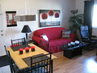 Immeuble non-fumeur, à 2 minutes des autoroutes de la Capitale et Henri IV, accès rapide pour toutes...