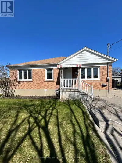 LOWER - 63 LOCKERBIE AVENUE Toronto (Humberlea-Pelmo Park), Onta