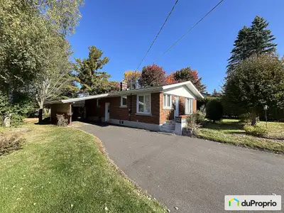 Découvrez ce charmant refuge de 4 saisons, idéalement situé dans un secteur paisible avec un accès f...